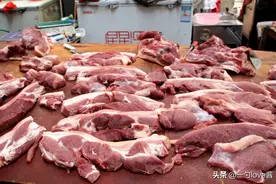菜市场买猪肉，有的盖蓝章，有的盖红章，有什么区别？涨知识了图片