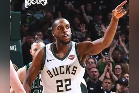 米德尔顿38+11+7，这个男人疯了！字母哥32+11+4，雄鹿2：1老鹰图片