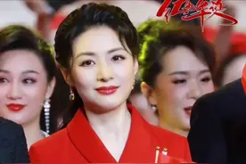 主持人周涛近照太惊艳！回老家主持节目引轰动，鱼尾纹也难掩美丽图片
