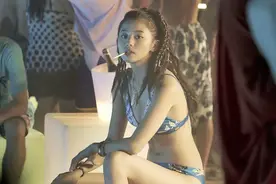 山下健二郎宣布结婚，妻子是朝比奈彩，曾出演过弥留之国的爱丽丝图片