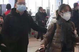 武汉凌晨宣布封城！全市交通停运视频封面
