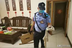 不必谈“蝠”色变！蝙蝠“夜闯”民宅吓坏居民巡警化身“抓蝠侠”图片