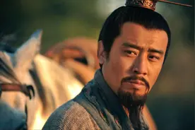 刘备共四个儿子，为何偏将皇位传给刘禅？真不愧是刘皇叔图片