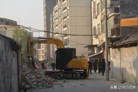 广西博白家长拍手叫好！一条道路扩建，一小和王力中学师生受益图片