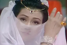 9版“紫衫龙王”黛绮丝颜值对比，谁不愧武林第一美，谁在充数？图片