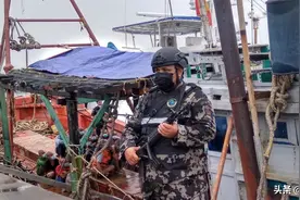 印尼特种兵在南海突然开火：向越南渔船猛烈射击！直接跳帮扔炸弹图片