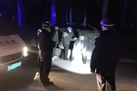 “我从武汉回来,现在头痛、乏力、没法走路”一男子深夜拨打120图片