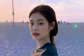 金智妮代言雪碧的照片美炸了，迪丽热巴也曾代言，似乎更胜一筹？图片