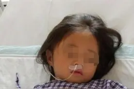 6岁女儿突然暴瘦，医生检查让娃摘掉“项链”，爸妈慌张：娃没戴图片