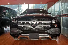 实拍20款美规奔驰GLS450，深灰色椴木内饰，DA1包，船长座椅6座图片