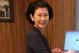 甘愿无名份陪在富豪身边的女人们，各有各的魅力，最久的已经27年图片