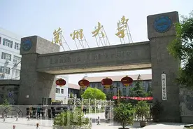 最惨兰大校区| 大一新生进入这所985学校报到时，哭着想退学！图片