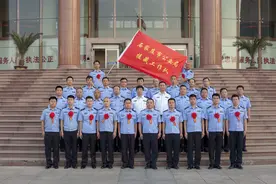 石家庄公安局12人援藏工作队即将启程图片