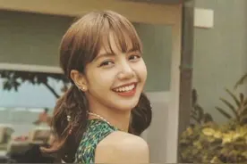 lisa夏威夷写真曝光，身姿妖娆麻花辫青春可爱图片