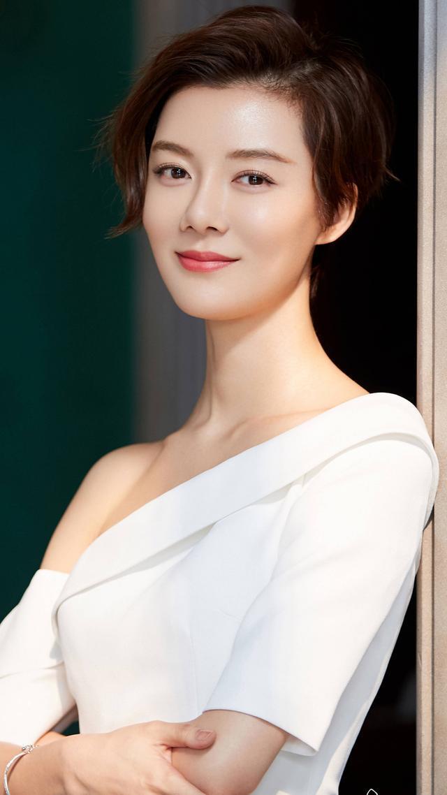 王丽云：演艺之路坎坷，坚决不复婚，将前夫当亲人刚刚好