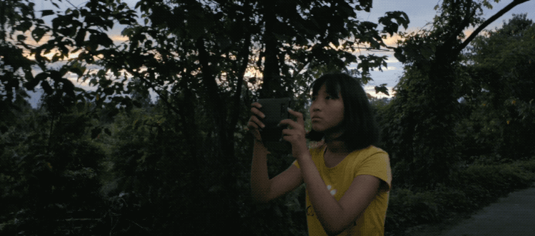 这些被互联网遗忘的家庭，他跟拍了12年：一度哭到拍不下去