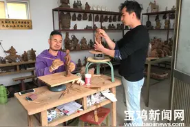 致敬战“疫”英雄！宝鸡“泥人周”父子免费为我市援鄂队员“定制”雕像图片