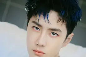 一波王炸！王一博的蓝刘海挑染越看越上头怎么回事？图片