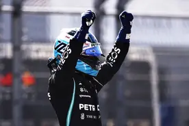 F1墨西哥站排位赛：梅赛德斯关键时刻“摊牌”，锁定发车前排图片