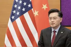 外交官教你英文说热词“躺平”、“凡尔赛”图片