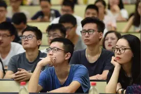 学院是专科，大学是本科？两者的差别很多学生不清楚，不妨看一下图片