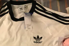 阿迪达斯线下实体店和线上旗舰店的区别，感觉被骗了图片