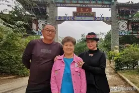 于月仙生前最后一次与母亲团聚！母女两人一起同游洱海图片