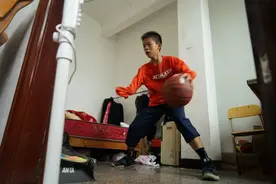 篮球少年张家城：不喜欢“独臂”那两个字图片