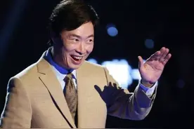 费玉清宣布永久退圈后，再度现身综艺开唱，还自曝暗恋台湾歌后图片