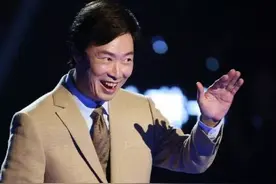 费玉清宣布永久退圈后，再度现身综艺开唱，还自曝暗恋台湾歌后图片