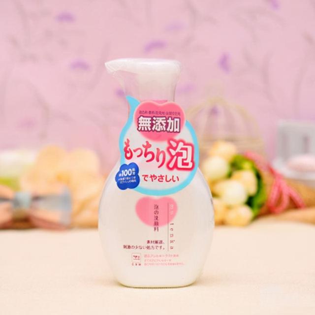 这些洗面奶入清洁肌肤，从而达到水油平衡，有效减少黑头粉刺滋生