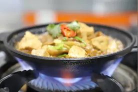 厨师长教你“炖老豆腐”的小窍门，软嫩入味，这样做一锅不够吃视频封面