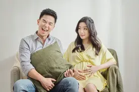 柯有伦爱妻8月孕肚曝光，并宣布喜讯：我们家即将迎接一位新成员图片