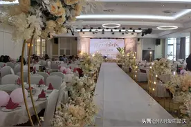 昆明官渡大酒店官渡会堂婚庆布置，来宾都说好图片