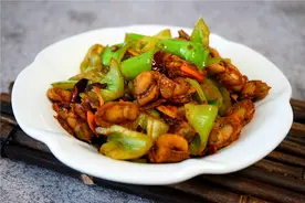 鲜嫩扇贝肉，好多人不知道这种快炒做法，下饭还是下酒菜，值得学图片