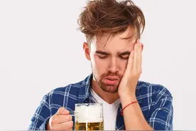 喝酒后不断出现四个症状，提示该戒酒了，若一个没有，那要恭喜你图片