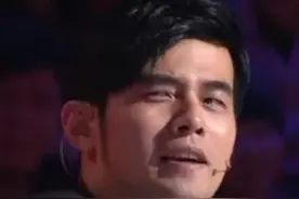 开心一刻｜爱情就像秋天，早晚凉，迟早黄图片