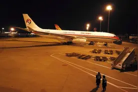 凌晨机票费用仅白天票价三分之一，为何乘客不买？看完长见识了图片