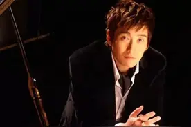 满江：半江瑟瑟，半江红图片