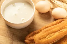 打豆浆，提前泡水和直接打都不对，多加1小步，豆浆更香浓无残渣图片