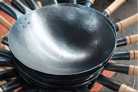 “夺命锅”是什么制造的？美味佳肴变成毒药，家中老人勿贪便宜图片