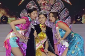 2021年亚姐三甲出炉！20岁女学生夺冠，37岁薛影仪得奖引观众大笑图片