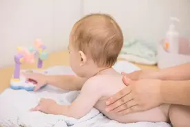 激素面霜致女婴成“大头娃娃”，你给娃买的面霜可能也有图片