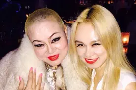 2019年，浙江女富婆征婚，声称结婚就送宾利豪车，如今她怎样了？图片