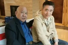 大宅门播出20年老友重聚！陈宝国杜旭东搭肩关系好，二爷变化好大图片