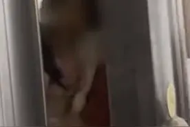 重庆一男子根据定位发现女友谎报行程，带人将其和前男友堵在民宿图片