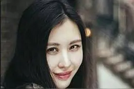 顶级“捞女”，从十八线开外的三流明星，如何晋级为“王的女人”图片