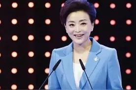 有种“不公平遗传”叫杨澜：儿子才貌双全惹人赞，女儿却平平无奇图片