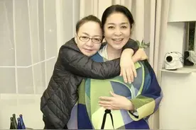宋丹丹倪萍上演世纪大和解，20年不见面，竟只因为一句玩笑话图片