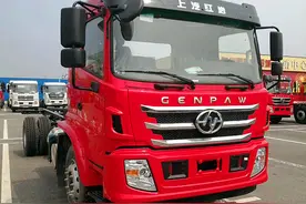 单桥7米8冷藏车，上汽依维柯红岩杰豹，配置及价格！图片